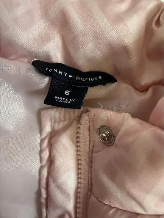 Tommy Hilfiger Girls Pink Monogram Puffer Vest Heart Logo Size 6 - Picture 3 of 4
